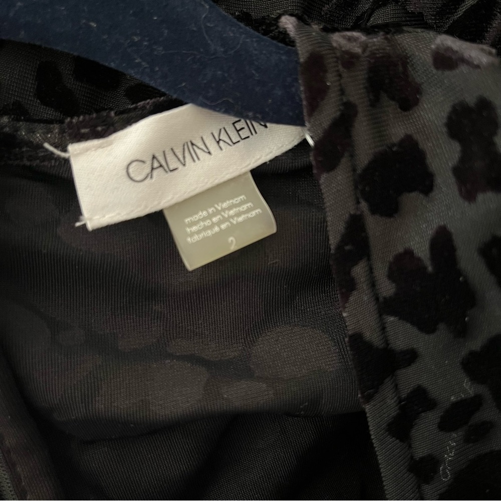 NWT CALVIN KLEIN - Black Velvet Leopard print Faux Wrap Flounce Dress sz 2 - Picture 13 of 15